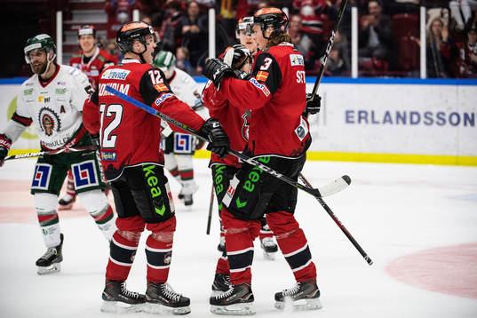 Malmö Redhawks Linus Cronholm och Malte Setkov jublar