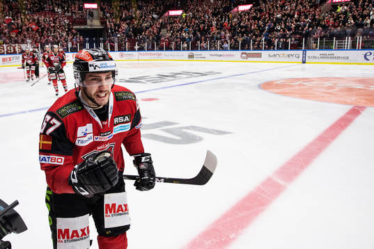 Malmö Redhawks Konstantin Komarek jublar