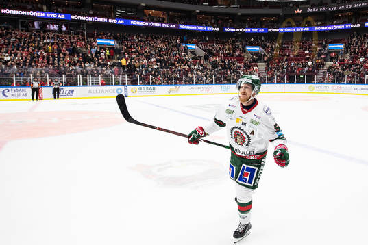 Frölundas Simon Hjalmarsson  jublar