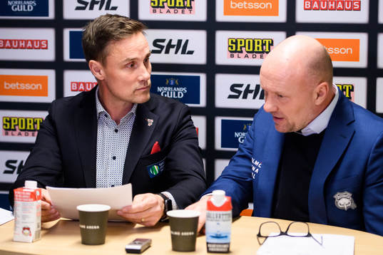 Frölundas tränare Roger Rönnberg och Malmö Redhawks