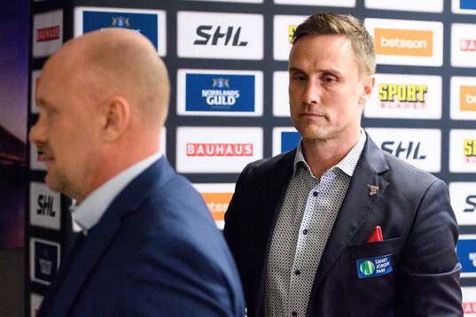 Frölundas tränare Roger Rönnberg och Malmö Redhawks