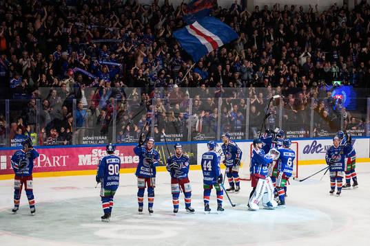 Oskarshamns spelare jublar