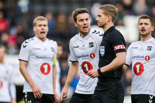 Espen Ruud of Odd in a discussion with referee Espen