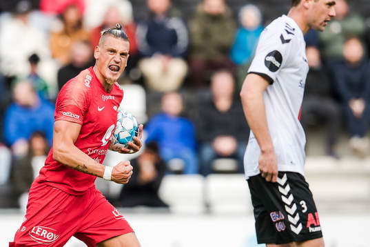 Vito Wormgoor of Brann celebrates