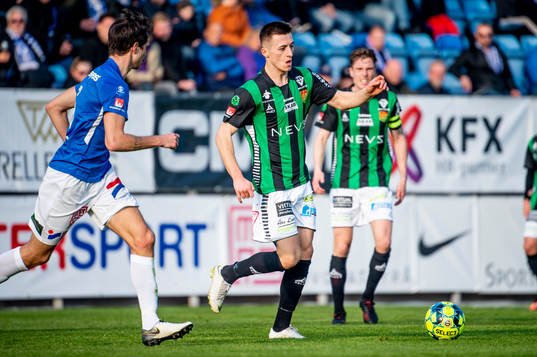Trelleborgs Sebastian Ohlsson mot GAIS Leonard Pllana