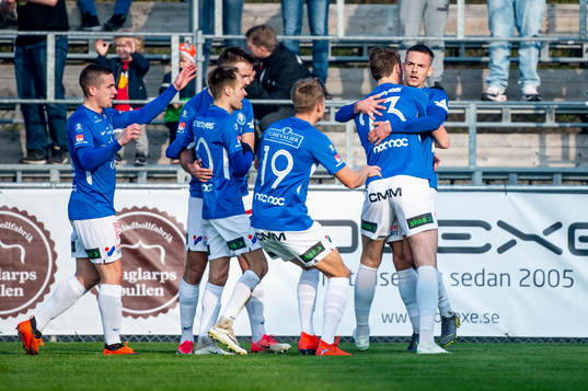 Trelleborgs Felix Hörberg jublar med lagkamraterna