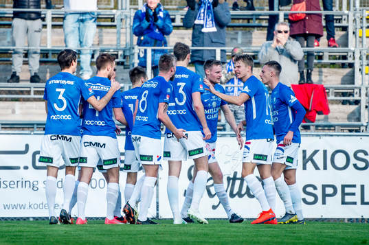 Trelleborgs Felix Hörberg jublar med lagkamraterna