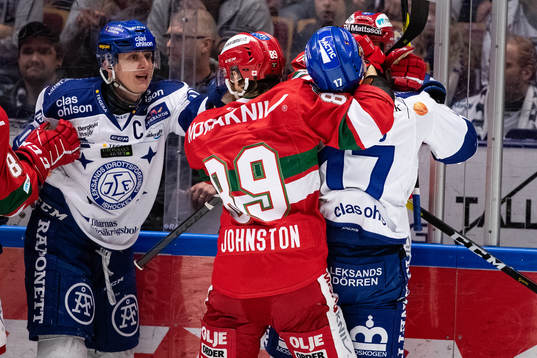 Leksands Martin Karlsson   och Moras Ryan Johnston och