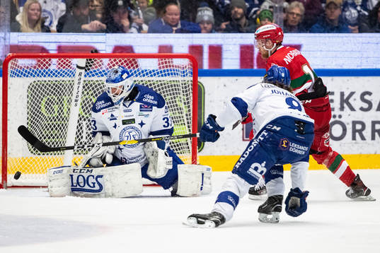 Leksands målvakt Axel Brage och Moras Alexander Hilmerson