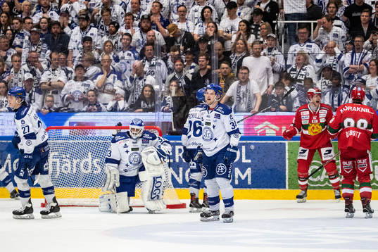 Leksands Anton Karlsson och målvakt Axel Brage och Lukas