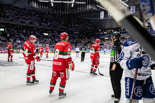 Moras Sebastian Hartmann och Robin Johansson deppar