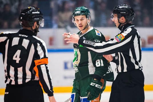 Färjestads Theodor Lennström tilldelas en utvisning