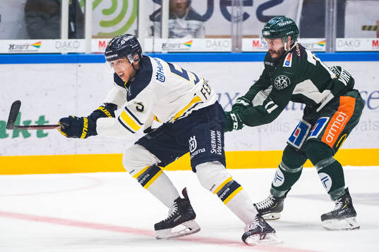 s Martin Fehérváry och Färjestads Jesse Virtanen