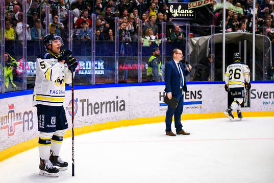 s Martin Fehérváry och Max Wennlund deppar och går av