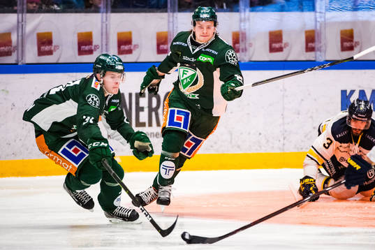 Färjestads Carl Jakobsson  och Oskar Steen