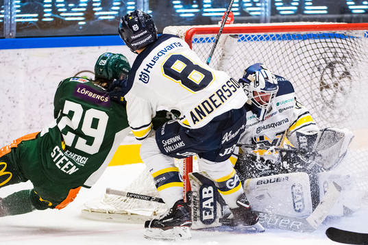 s Nils Andersson och målvakt Jonas Gunnarsson