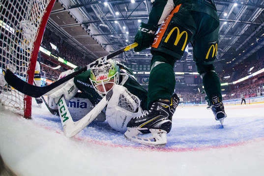 Färjestads målvakt Markus Svensson