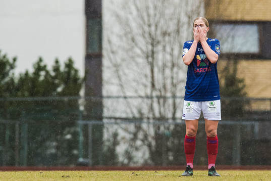 Natasha Khalila Dowie of Vålerenga  looks dejected