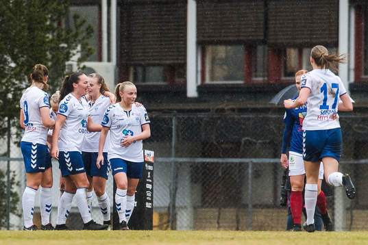 Nora Eide Lie of Kolbotn celebrates with teammates