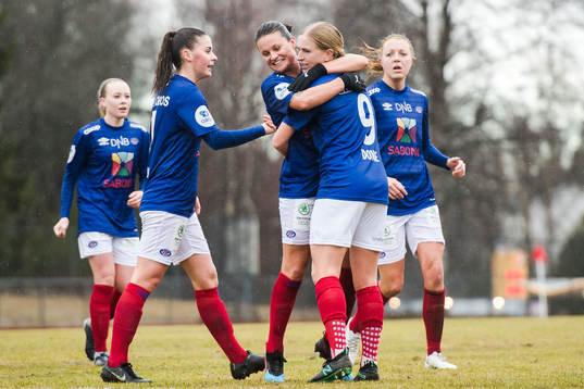Natasha Khalila Dowie of Vålerenga celebrates with