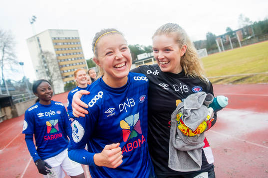 Maruschka Waldus and goalkeeper Guro Pettersen of
