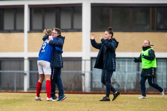 Maruschka Waldus and Monica Knudsen, head coach of