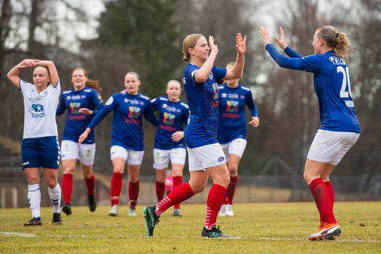Natasha Khalila Dowie of Vålerenga celebrates with Marie