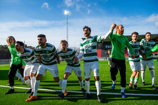 Västerås spelare jublar