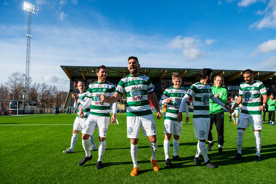 Västerås spelare jublar