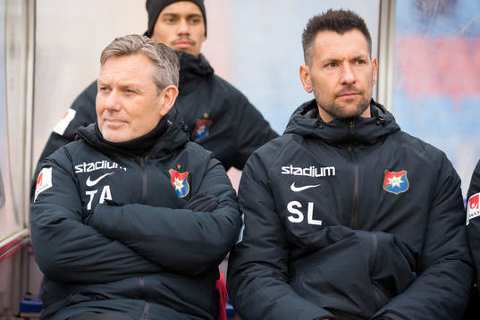 Örgrytes tränare Thomas Askebrand och assisterande