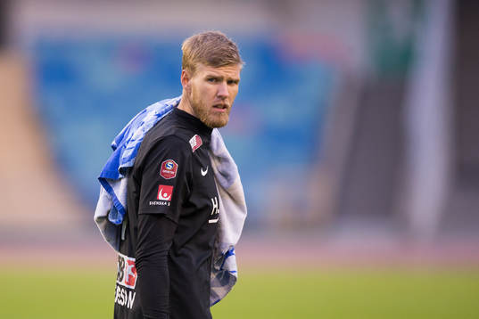 Örgrytes målvakt Fredrik Andersson deppar