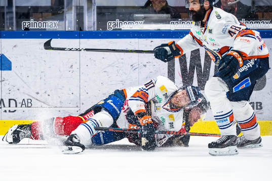Växjös Kris Versteeg och Luleås Oscar Engsund