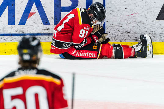 Luleås Austin Farley har ont
