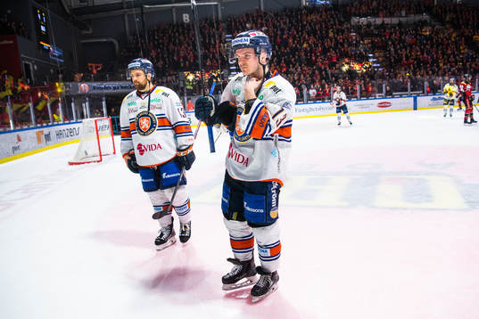 Växjös Nichlas Hardt och Julius Junttila deppar