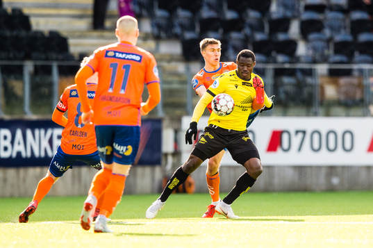 Daniel Leo Gretarsson Schmidt of Aalesund and Adeleke