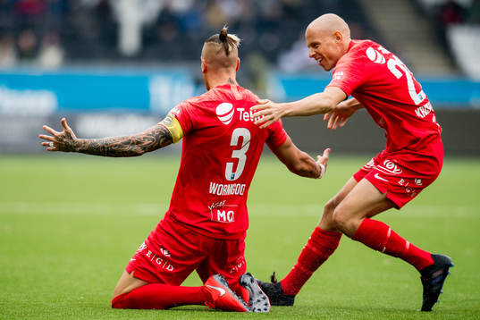 Vito Wormgoor of Brann celebrates with teammate Ruben
