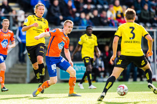 Erlend Segberg of Start and Torbjørn Agdestein of Aalesund