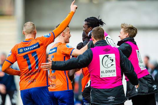Pape Habib Gueye of Aalesund celebrates 0-1 with team mates