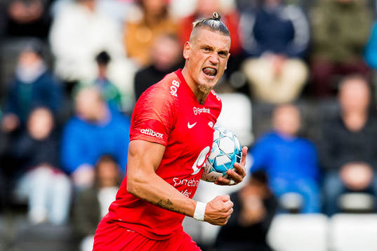 Vito Wormgoor of Brann celebrates