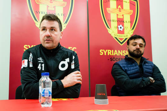 Degerfors tränare Stefan Jacobsson svarar på frågor