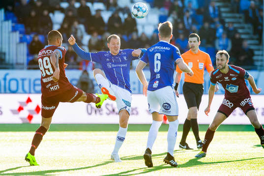Ohi Omoijuanfo of Molde, Matti Lund Nielsen of Sarpsborg 08
