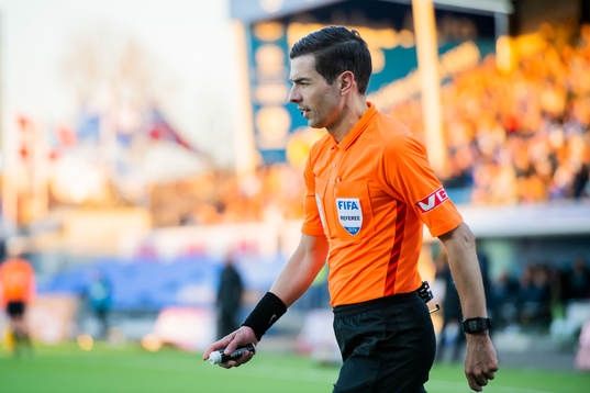 Tore Hansen, referee