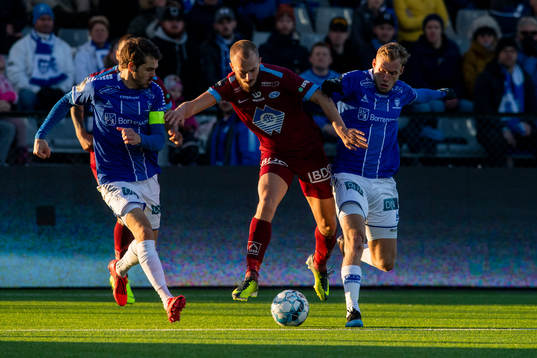 Joachim Thomassen of Sarpsborg 08, Eirik Hestad of Molde