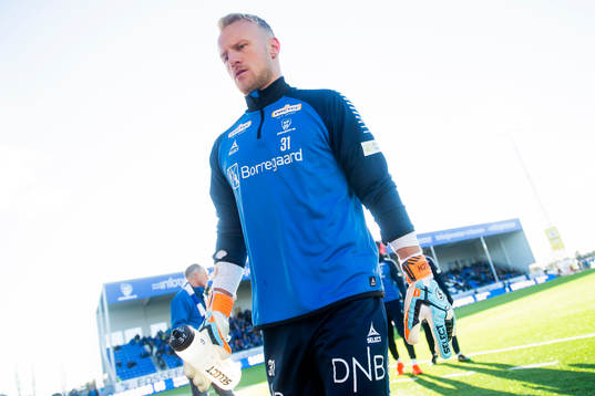 Goalkeeper Aslak Falch of Sarpsborg 08