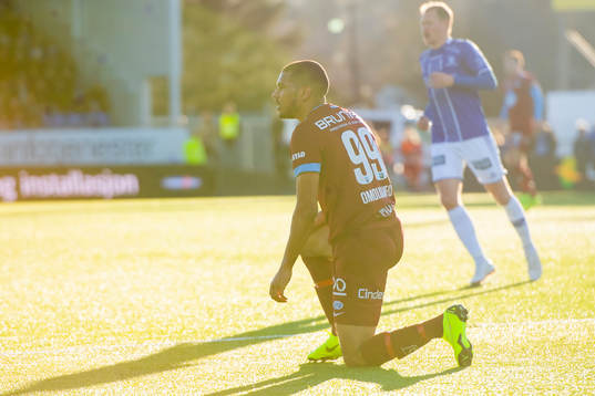 Ohi Omoijuanfo of Molde looks dejected