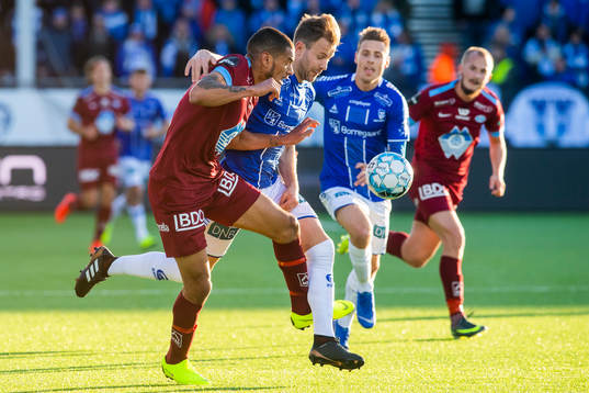 Ohi Omoijuanfo of Molde and Nicolai Næss of Sarpsborg 08