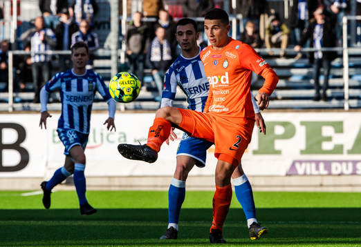 AFC Eskilstunas Adnan Kojic och IFK Göteborgs Giorgi