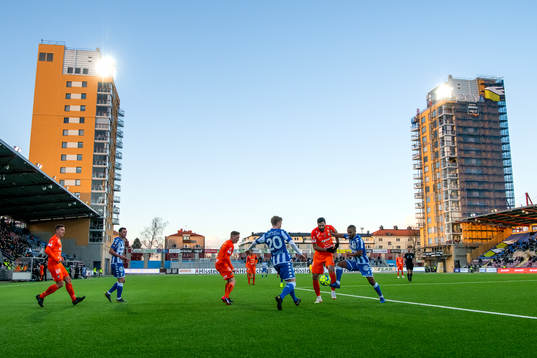 AFC Eskilstunas och IFK Göteborgs spelare