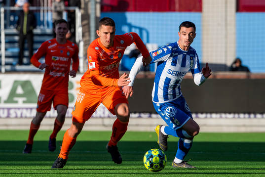 AFC Eskilstunas Adnan Kojic och IFK Göteborgs Giorgi