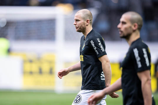 s Per Karlsson (v) och AIK:s Panajotis Dimitriadis deppar